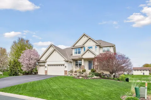 $699,900 | 2109 Valley Creek Lane, Shakopee, MN 55379