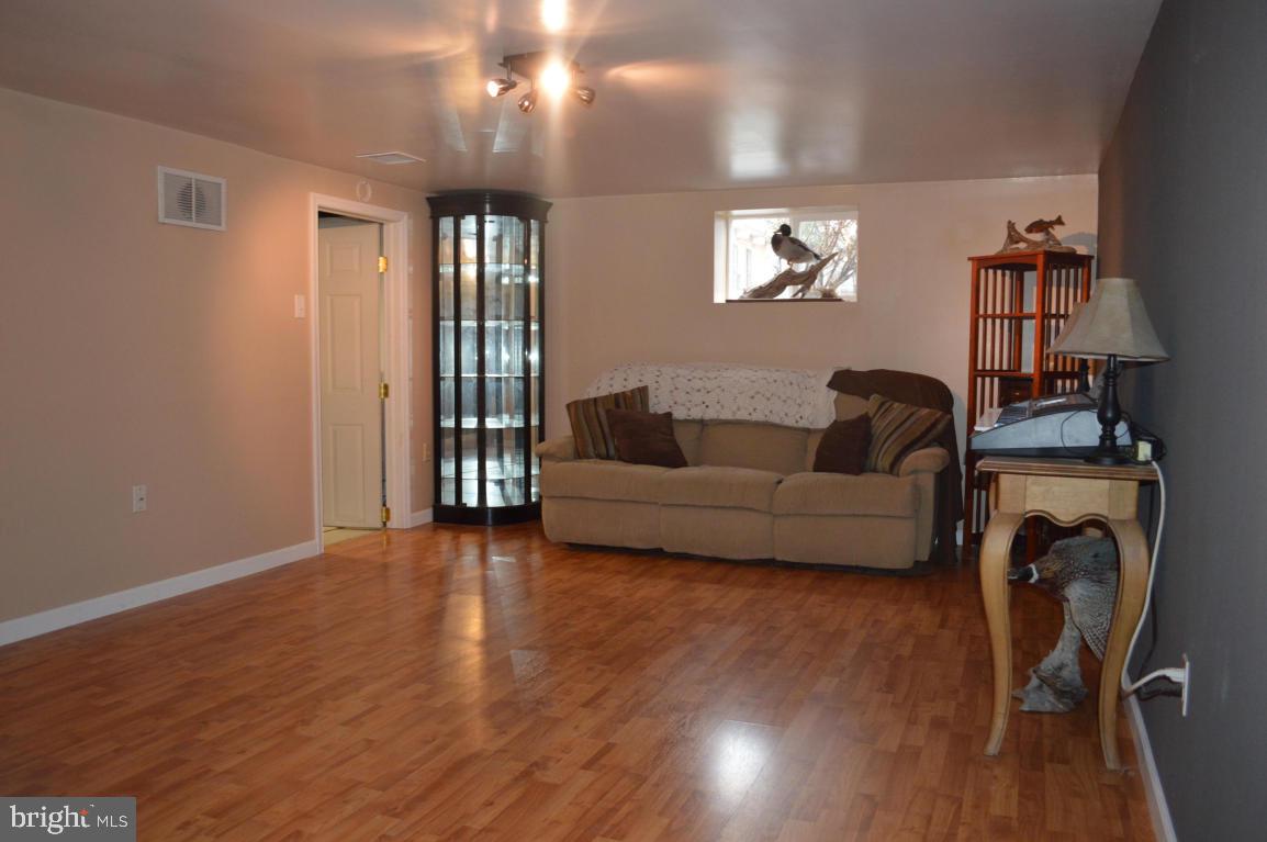 625 Donerville Road Lancaster, PA 17603 - Photo 3 of 9
