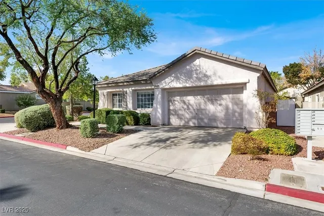 $2,450 | 133 Torchwood Lane, Las Vegas, NV 89144