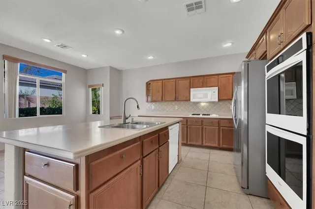 $2,450 | 133 Torchwood Lane, Las Vegas, NV 89144