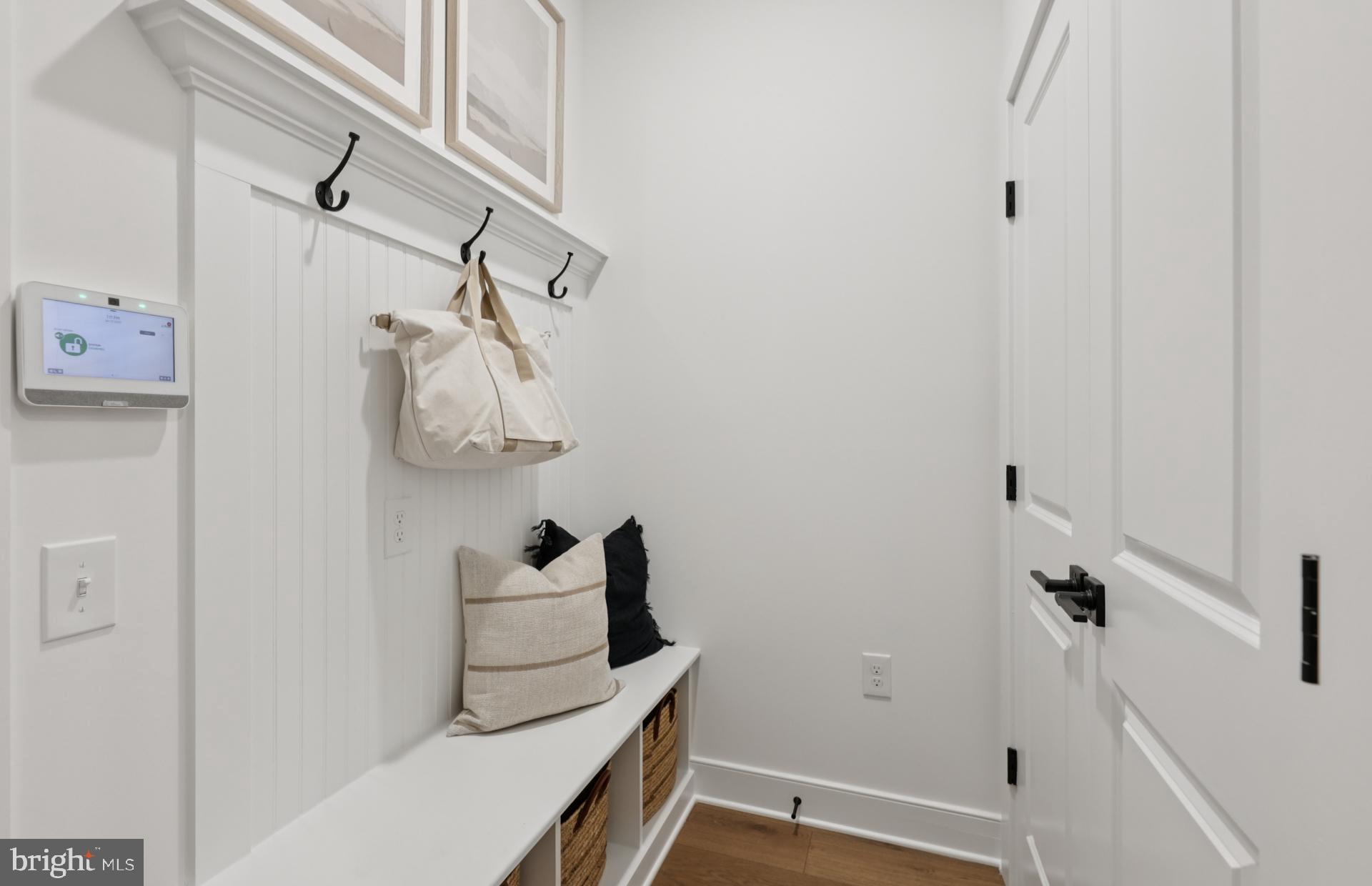 6152 Amber Lane, Unit 2 Haymarket, VA 20169 - Photo 21 of 57 a room with a table and a mirror