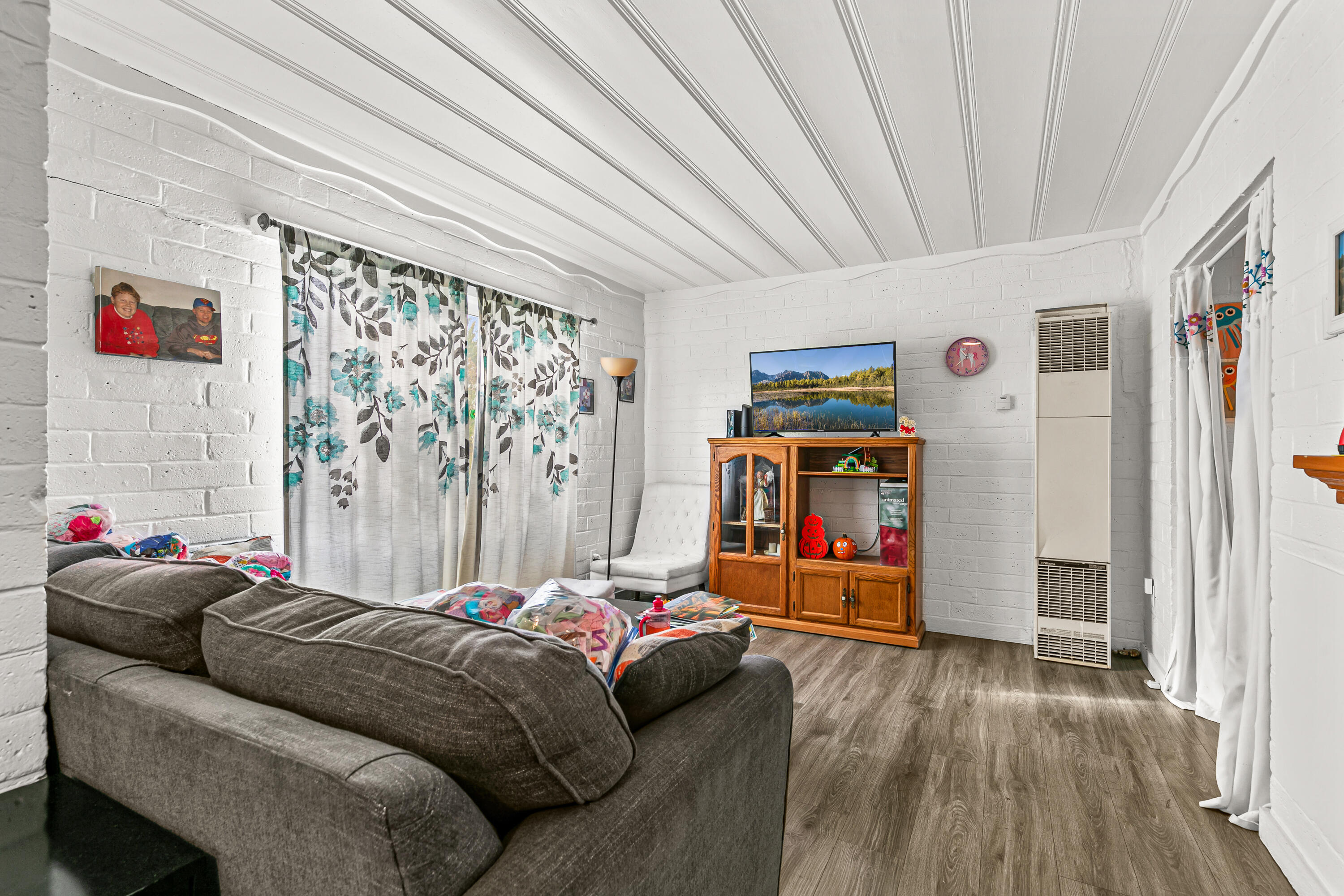 1048 West 13th Street Medford, OR 97501 - Photo 4 of 24
