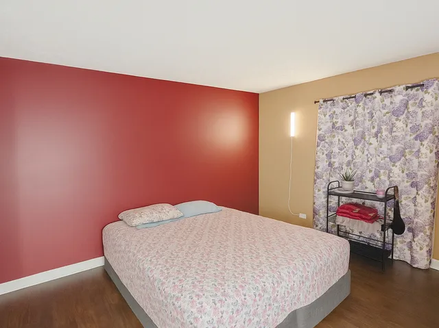 $269,900 | 30W105 Maplewood Drive, Warrenville, IL 60555