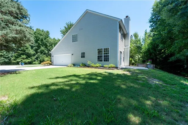 a picture of street view with outdoor space