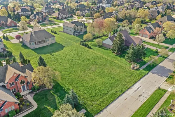 $134,900 | 23249 Chicory Road, Grosse Ile, MI 48138