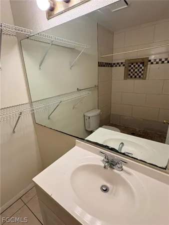 $950 | 2915 Winkler Avenue, Unit 818, Fort Myers, FL 33916