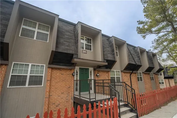 $2,350 | 295 Winding River Drive, Unit H, Atlanta, GA 30350