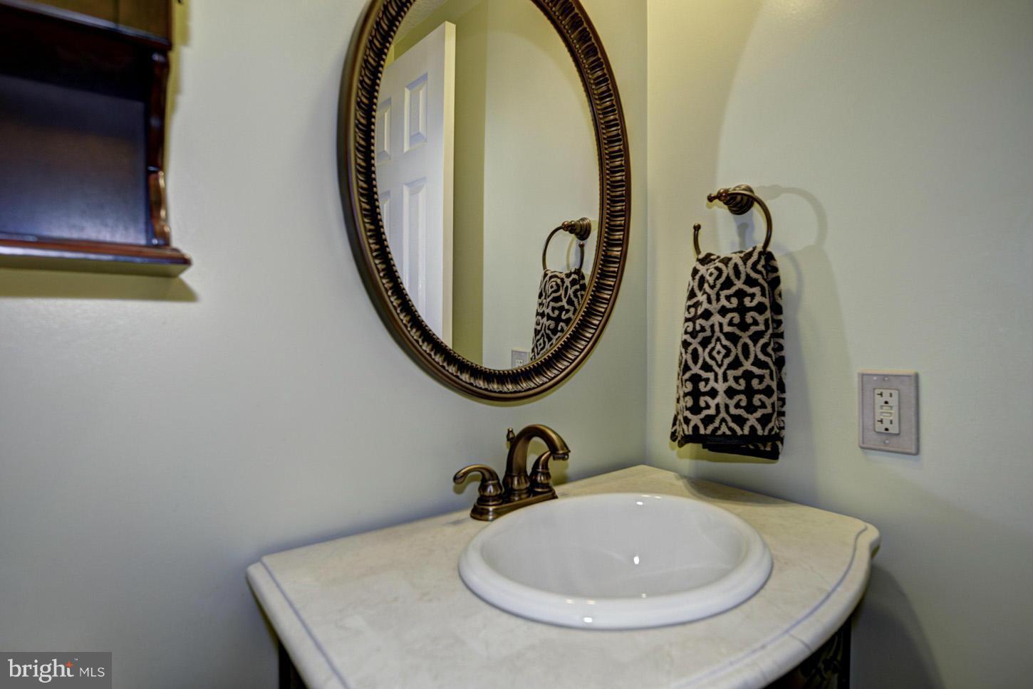 6733 Hunter Road Elkridge, MD 21075 - Photo 14 of 30 Powder Room