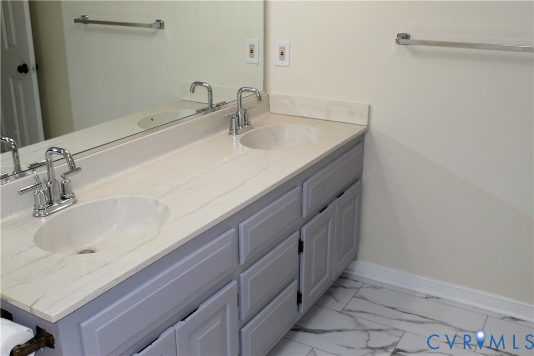13909 Sagebrook Road Midlothian, VA 23112 - Photo 27 of 41 a bathroom with a sink and a mirror