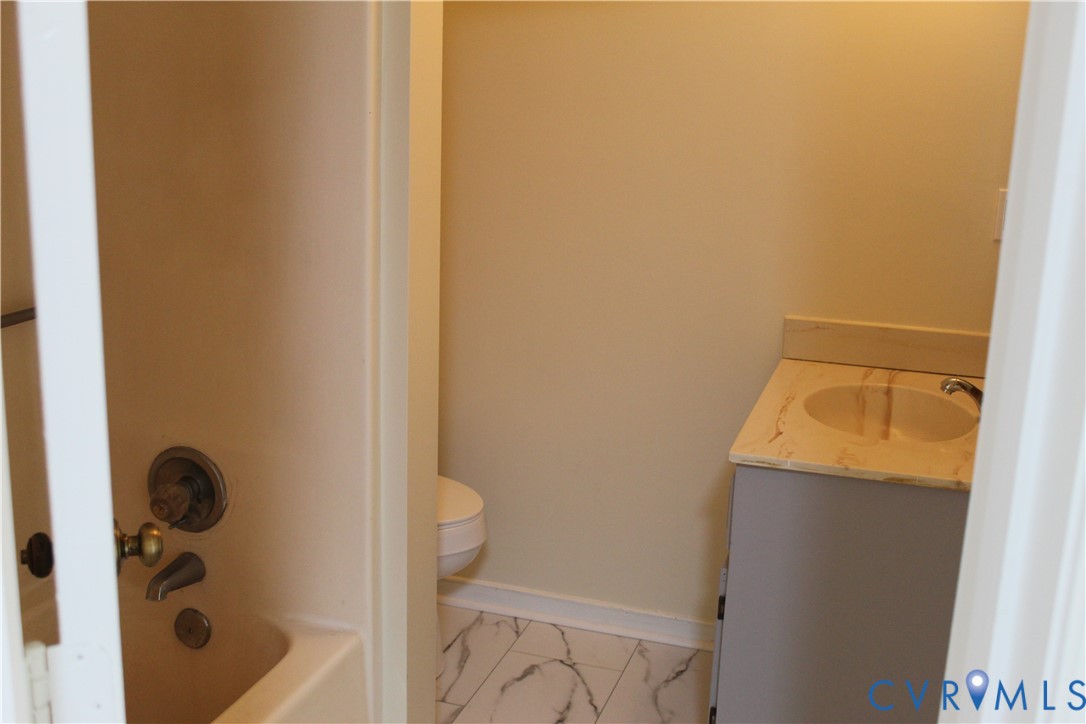 13909 Sagebrook Road Midlothian, VA 23112 - Photo 32 of 41 a bathroom with a shower