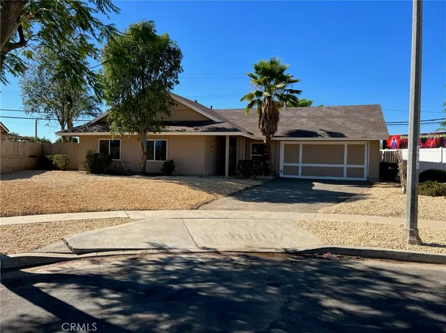 $2,900 | 421 Royal Circle, Corona, CA 92879