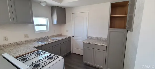 $2,900 | 421 Royal Circle, Corona, CA 92879