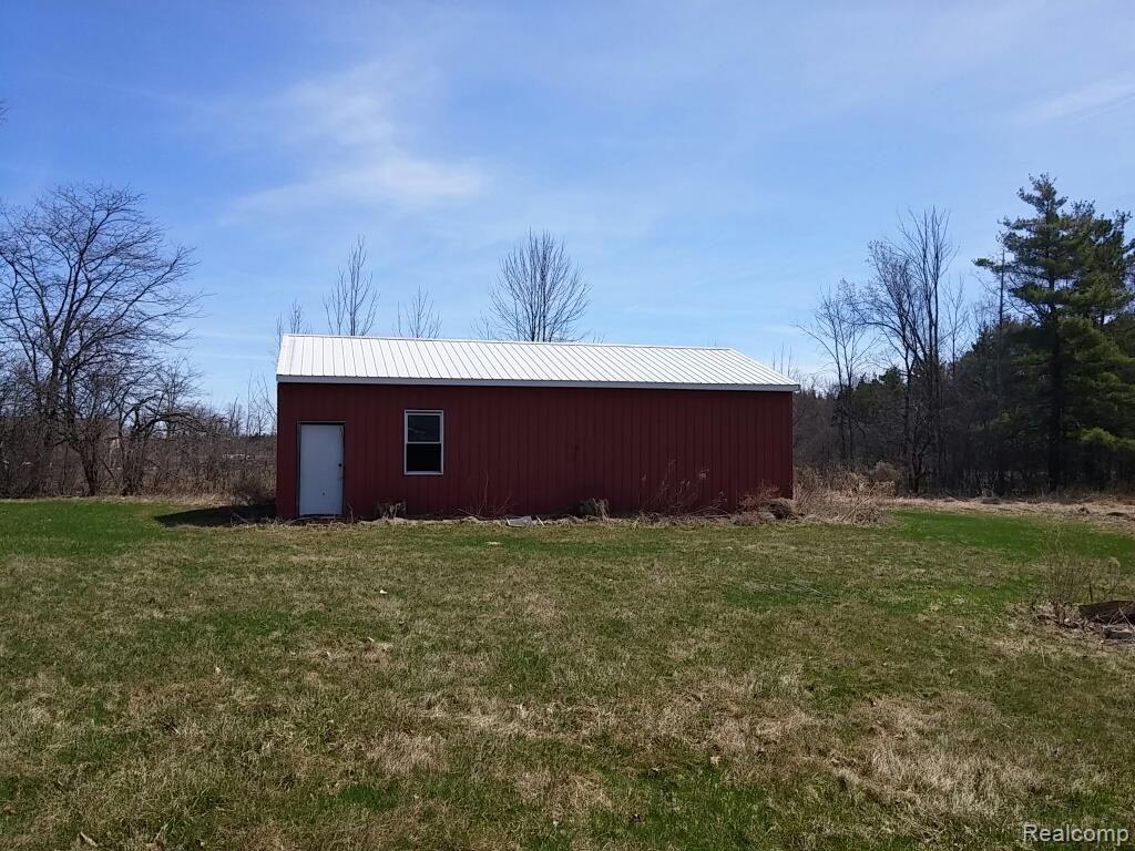 8635 Beard Road Avoca, MI 48006 - Photo 31 of 33