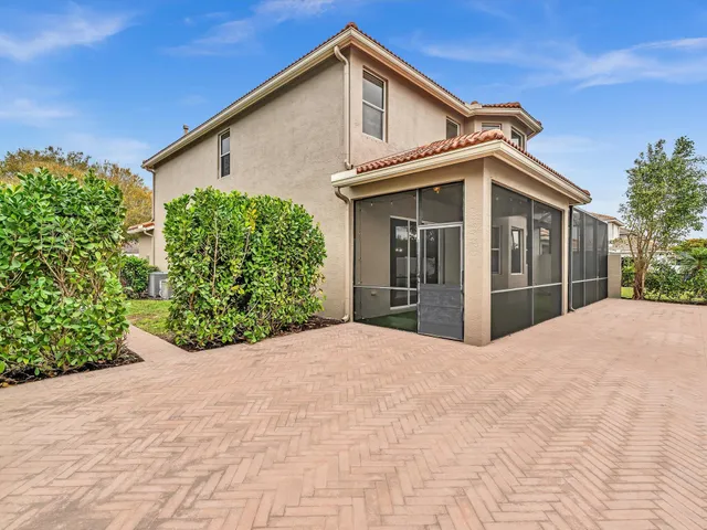 $1,089,000 | 10844 Lake Wynds Court, Boynton Beach, FL 33437