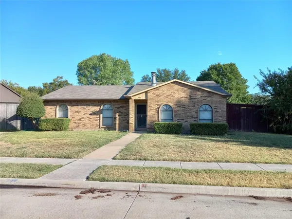$2,500 | 490 Clear Creek Lane, Coppell, TX 75019