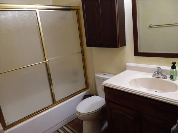 $2,500 | 490 Clear Creek Lane, Coppell, TX 75019