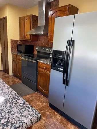 $2,500 | 490 Clear Creek Lane, Coppell, TX 75019