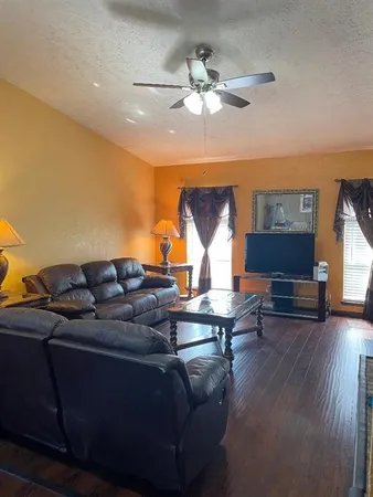 $2,500 | 490 Clear Creek Lane, Coppell, TX 75019