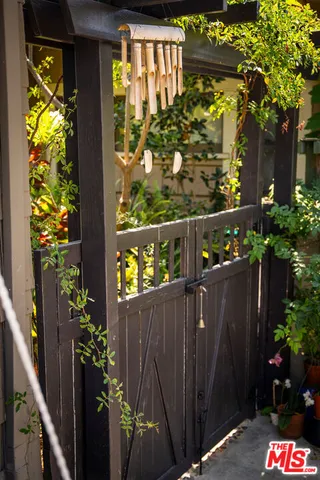 a view of outdoor space