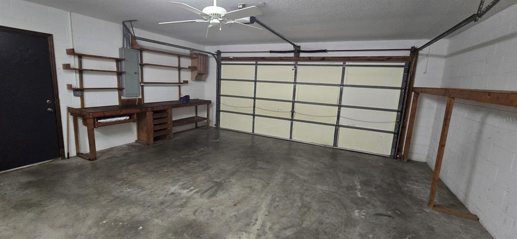 10605 Southwest 68th Terrace Ocala, FL 34476 - Photo 20 of 20 a view of entryway