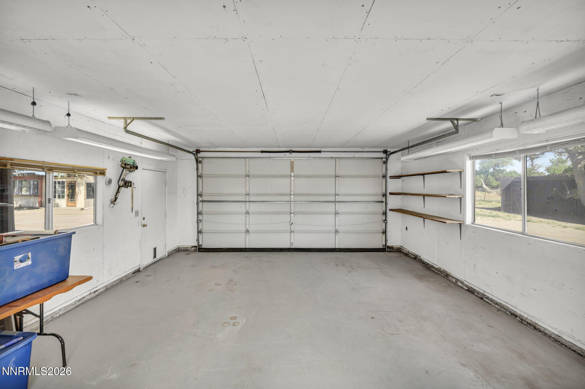 5250 Stillwater Road Fallon, NV 89406 - Photo 9 of 53 en empty room with windows