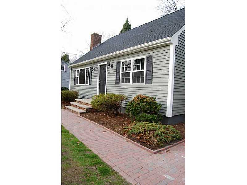 69 Beth Road Tiverton, RI 02878 - Photo 4 of 25 View.