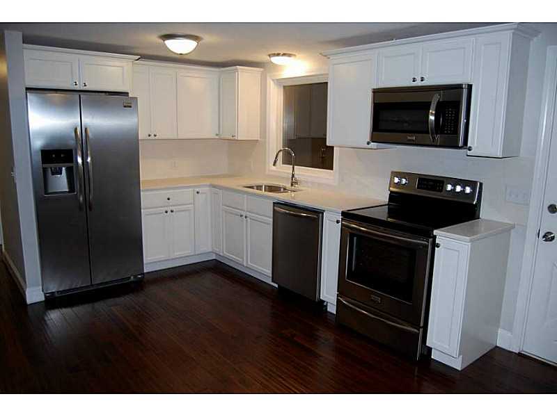 69 Beth Road Tiverton, RI 02878 - Photo 5 of 25 Kitchen.
