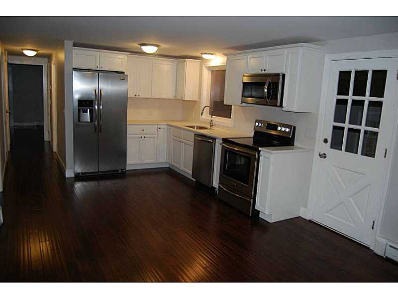 69 Beth Road Tiverton, RI 02878 - Photo 8 of 25 Kitchen.