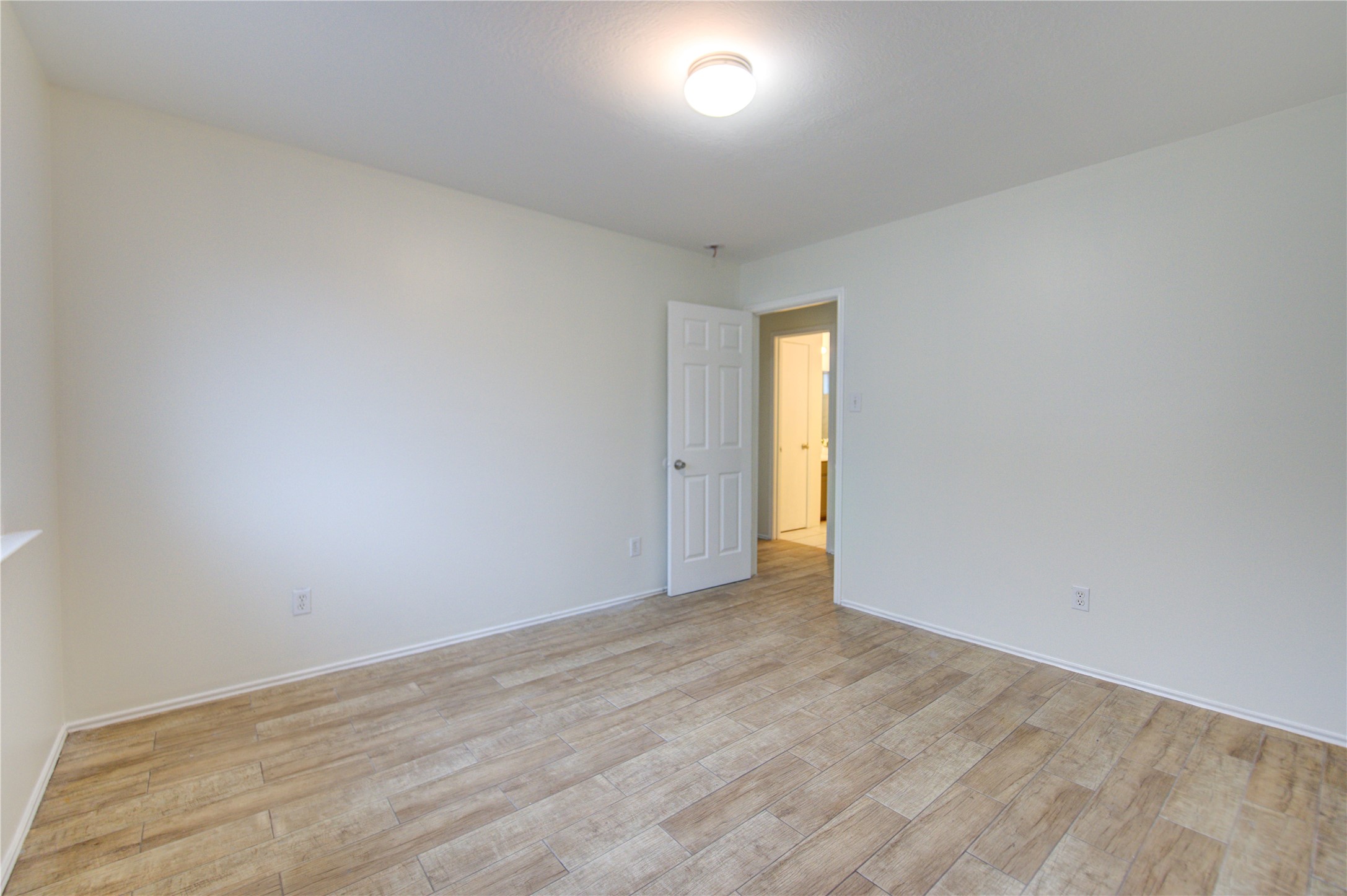 9926 Myrtle Field Lane Houston, TX 77044 - Photo 27 of 34