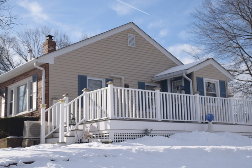 32-26 Progressive Street Worcester, MA 01604 - Photo 4 of 37 Gallery Image 4