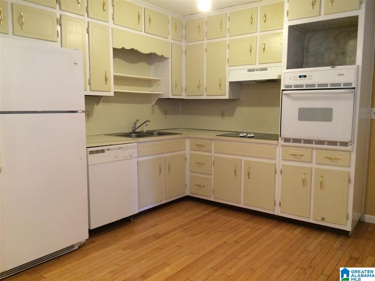409 3rd Street North Oneonta, AL 35121 - Photo 5 of 36