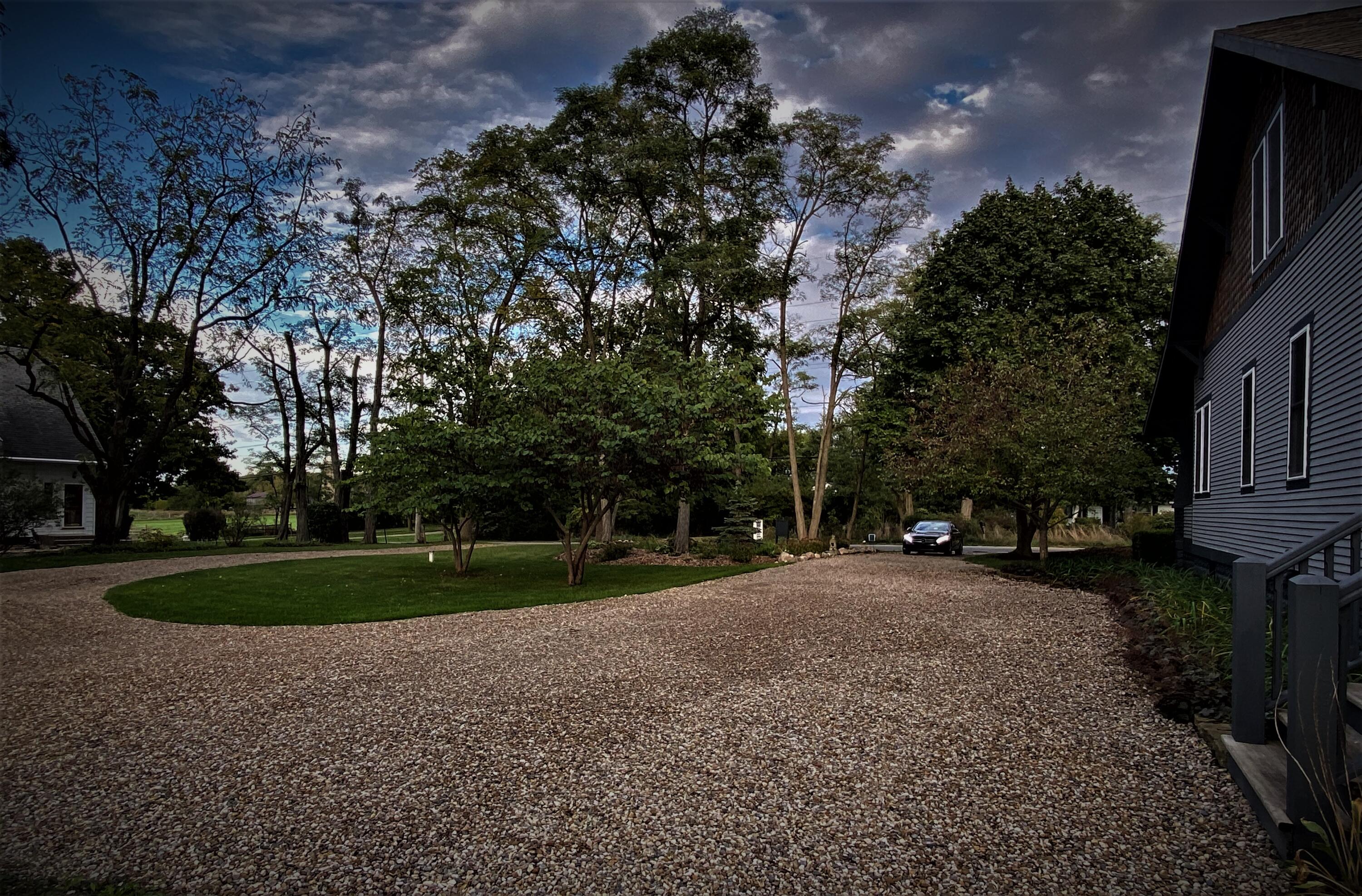 16510 Three Oaks Road Three Oaks, MI 49128 - Photo 3 of 27 driveway