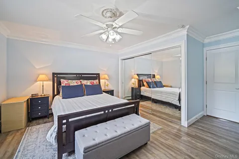 $335,000 | 14 Glen Hollow Drive, Unit E2, Holtsville, NY 11742