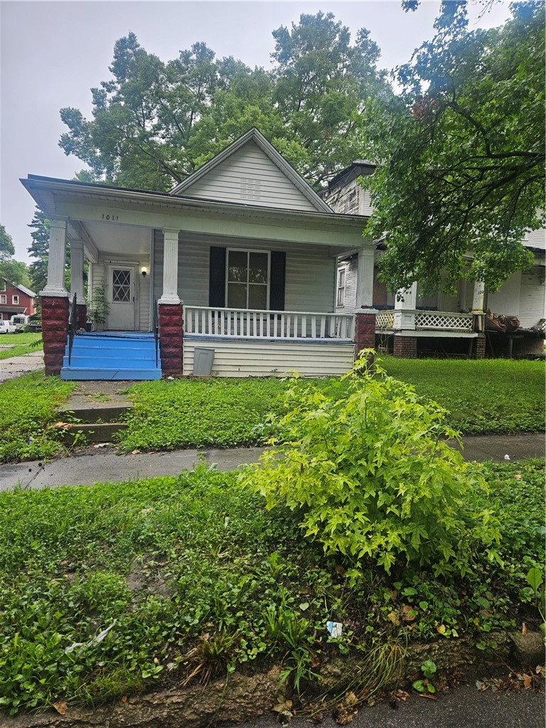 1011 East Prairie Avenue Decatur, IL 62521 - Photo 1 of 1