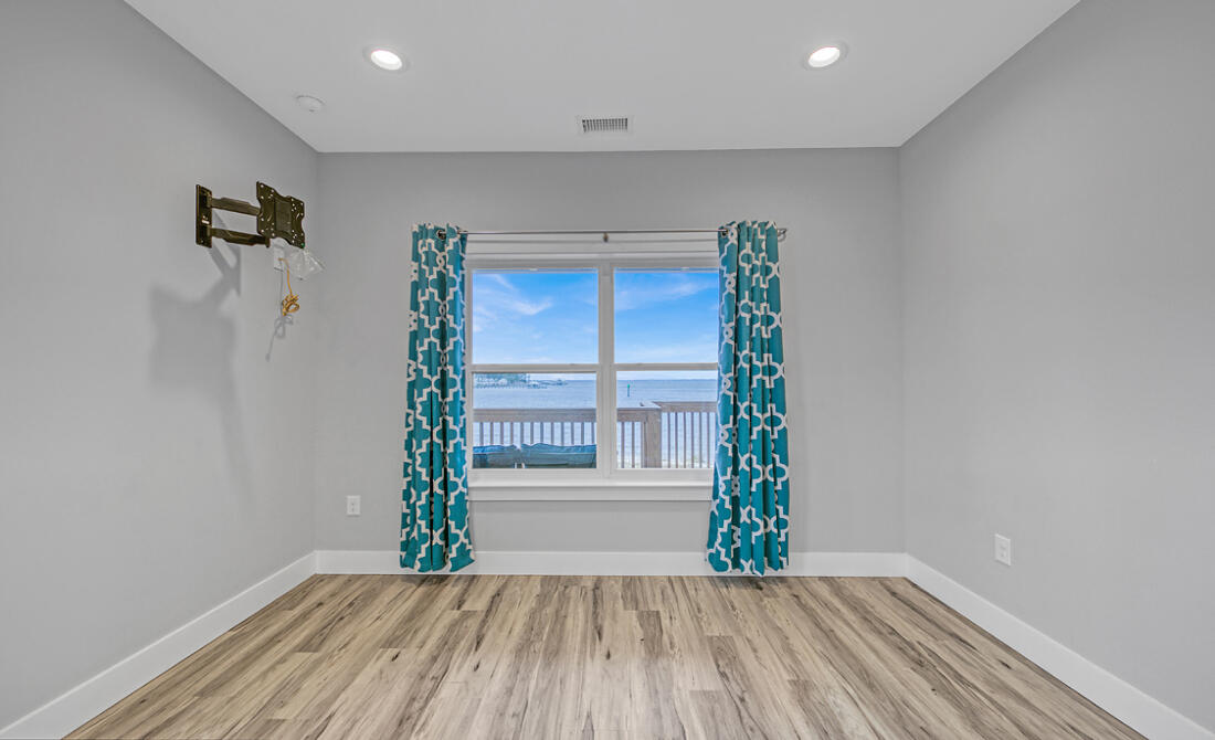 486 Beatrice Point Road Freeport, FL 32439 - Photo 21 of 34 21_BEDROOM2VIEW3