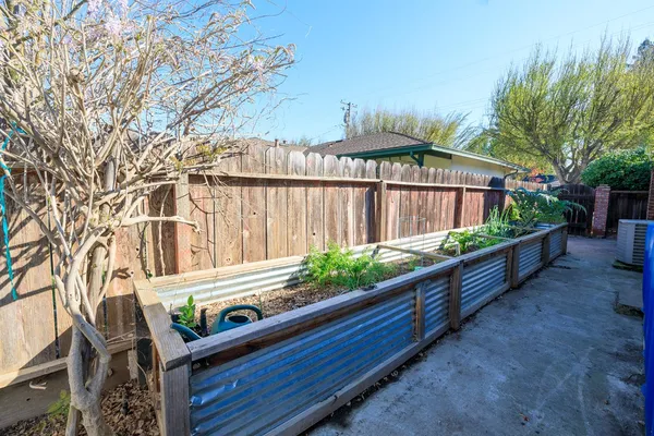 $385,000 | 1509 Sandalwood Drive, Modesto, CA 95350