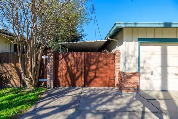 $385,000 | 1509 Sandalwood Drive, Modesto, CA 95350