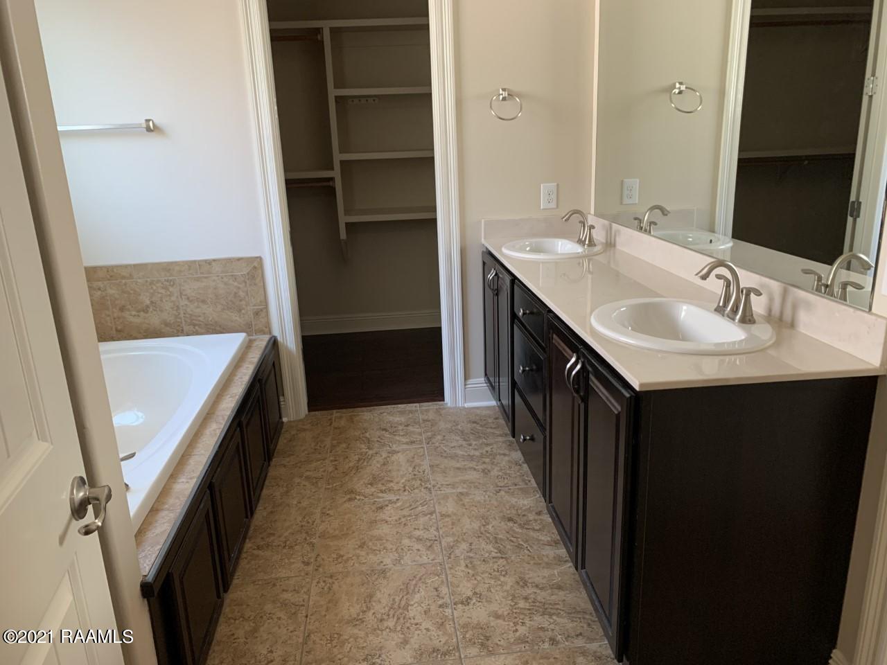 712 Harbor Road Youngsville, LA 70592 - Photo 2 of 5