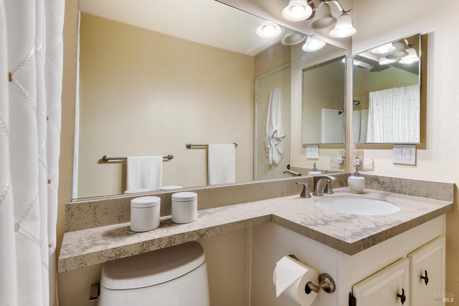 29 Sailmaker Court San Rafael, CA 94903 - Photo 12 of 22