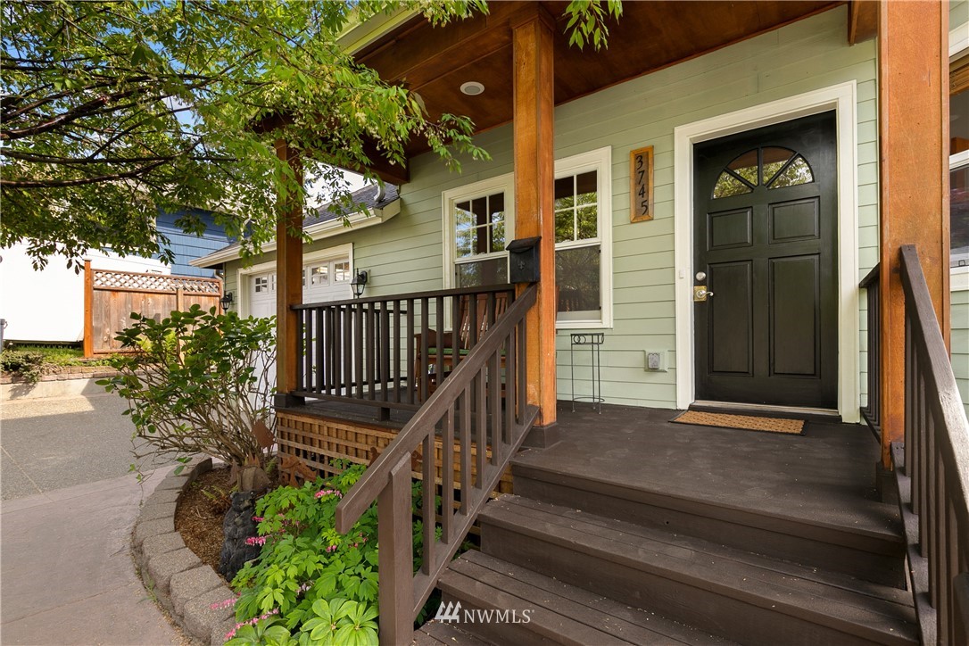 3745 Southwest Webster Street Seattle, WA 98126 - Photo 2 of 25 Gallery Image 2