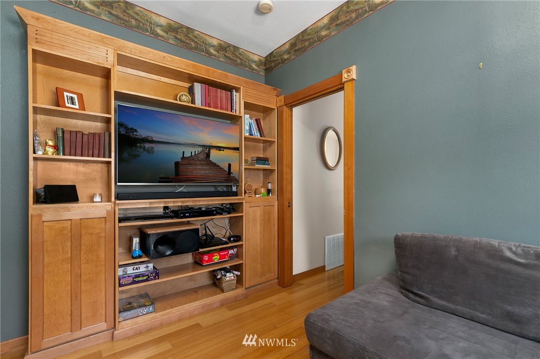 3745 Southwest Webster Street Seattle, WA 98126 - Photo 12 of 25 Gallery Image 12