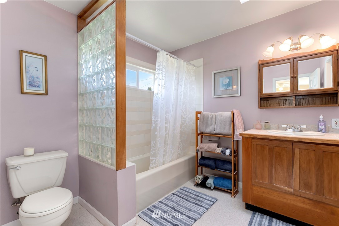 3745 Southwest Webster Street Seattle, WA 98126 - Photo 16 of 25 Gallery Image 16