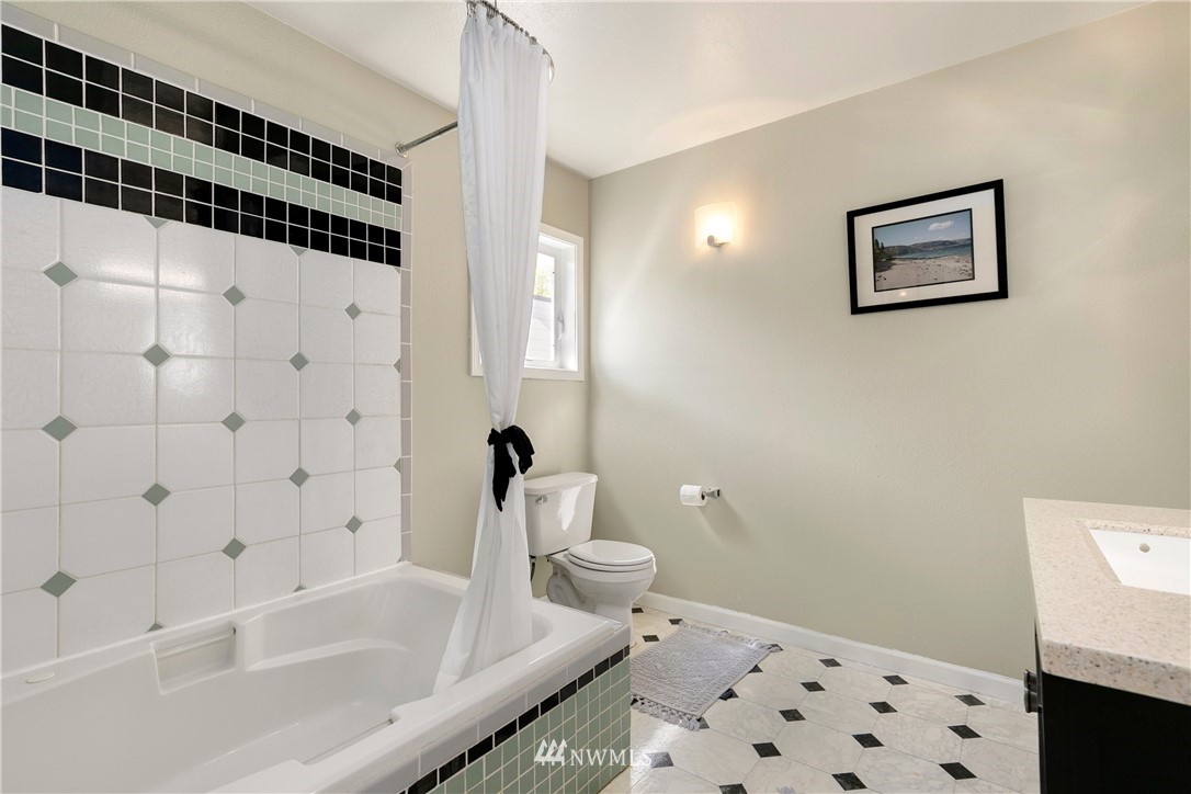 3745 Southwest Webster Street Seattle, WA 98126 - Photo 19 of 25 Gallery Image 19