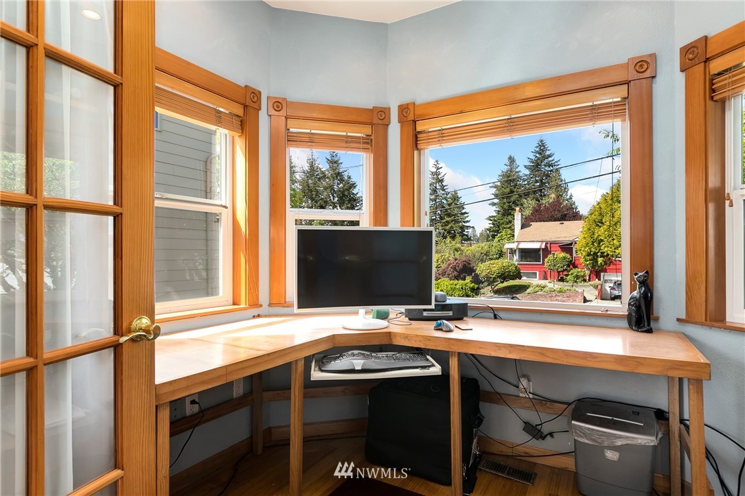 3745 Southwest Webster Street Seattle, WA 98126 - Photo 6 of 25 Gallery Image 6