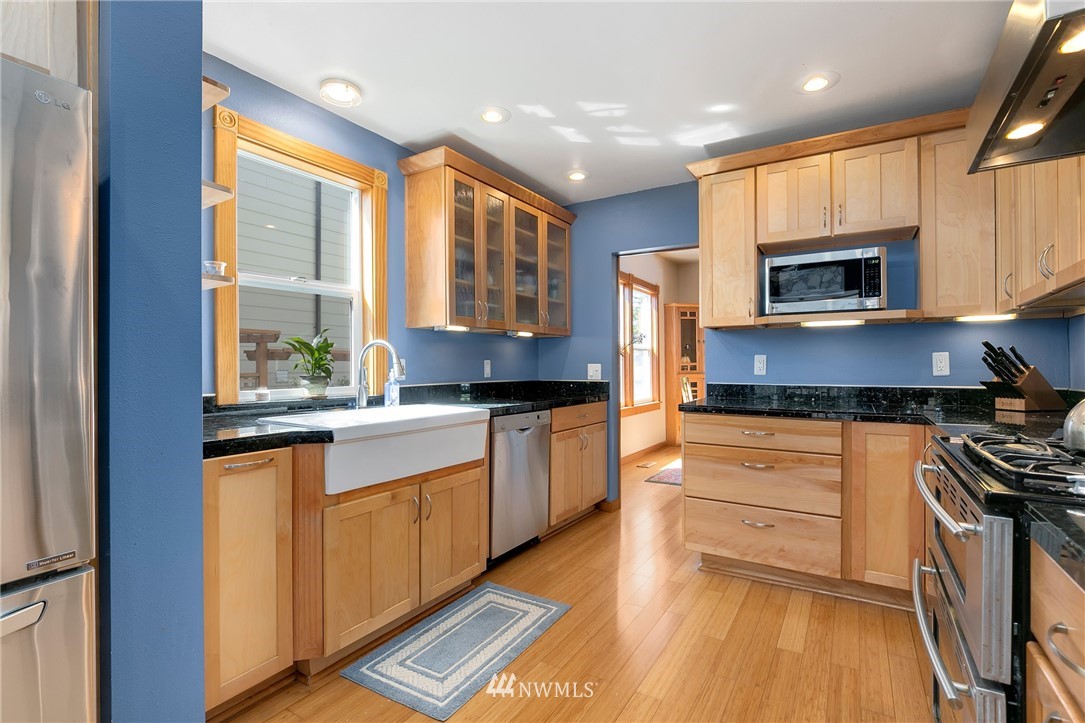 3745 Southwest Webster Street Seattle, WA 98126 - Photo 8 of 25 Gallery Image 8