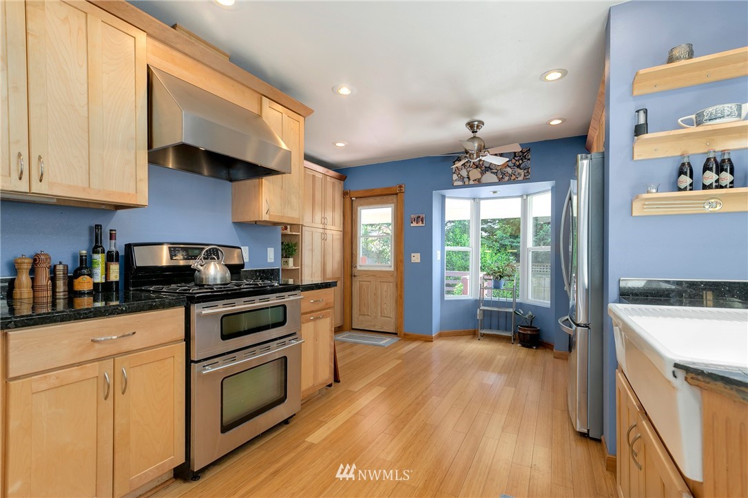 3745 Southwest Webster Street Seattle, WA 98126 - Photo 9 of 25 Gallery Image 9