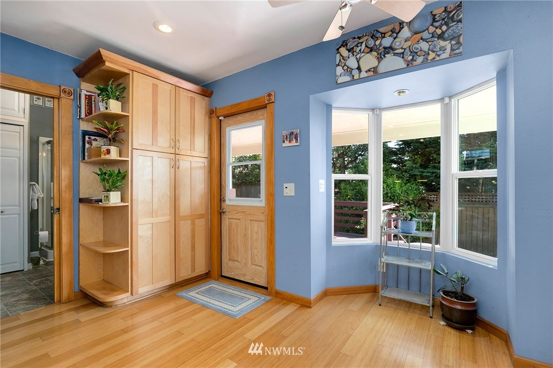 3745 Southwest Webster Street Seattle, WA 98126 - Photo 10 of 25 Gallery Image 10