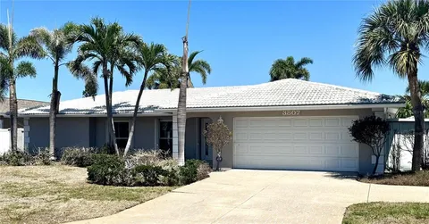 $825,000 | 3807 48th Avenue South, St. Petersburg, FL 33711