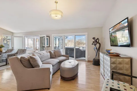 $1,399,000 | 1800 Commerce Boulevard, Mound, MN 55364