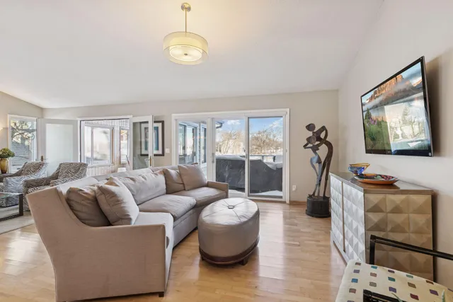 $1,399,000 | 1800 Commerce Boulevard, Mound, MN 55364